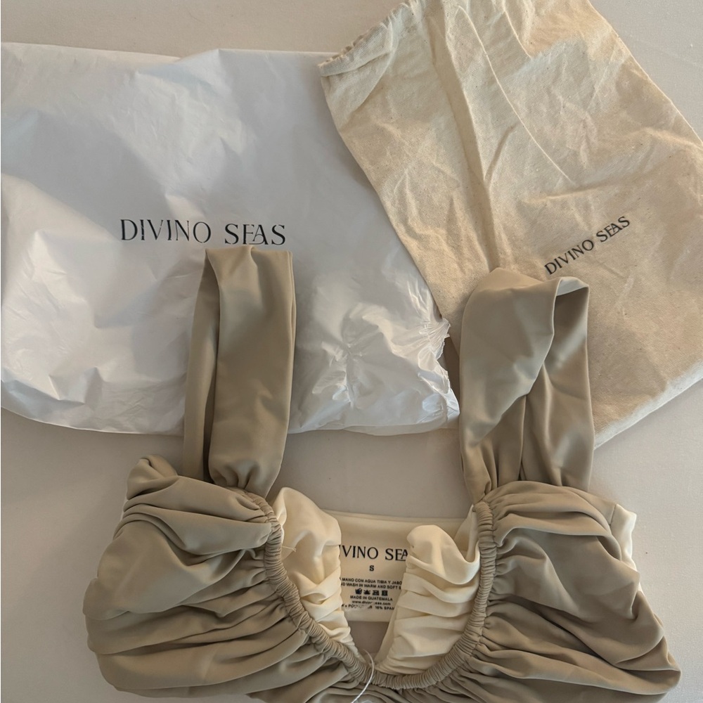 Divino Seas Beige Ruched Top - NWT